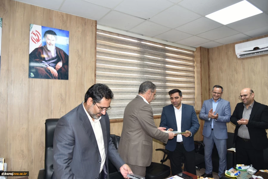نشست صمیمی رئیس دانشگاه ملی مهارت با همکاران حوزه فرهنگی و دانشجویی؛
روایت تلاش، همدلی و مسیر رو به رشد 7